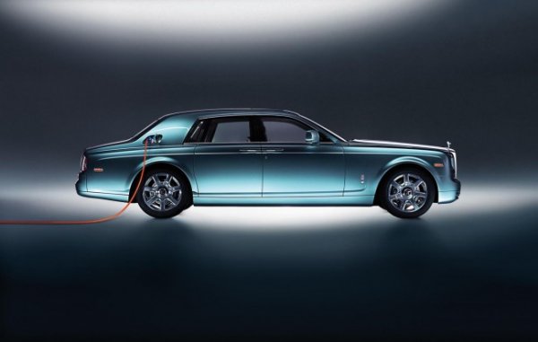Rolls-Royce представил электрический лимузин 102EX